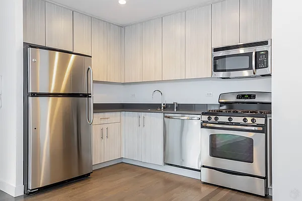 Rented by Halstead Real Estate | media 4