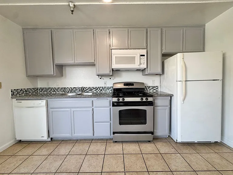 3751 Jasmine Ave — Photo 5