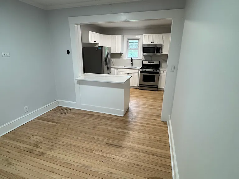 68 S Stone Ave #1 — Photo 2