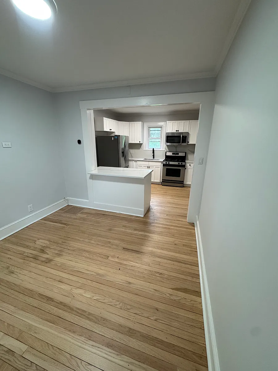 Building Photo - 68 S Stone Ave #1