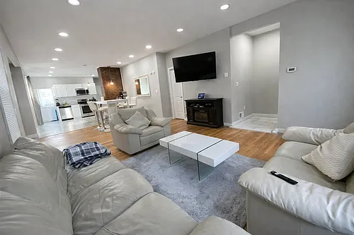 732 Elm St #2 Photo 1