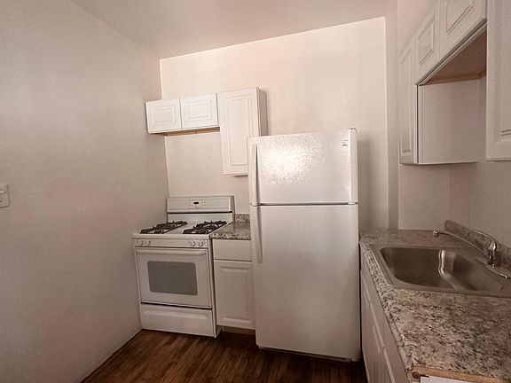 3rd image of 7656 S Saginaw Ave