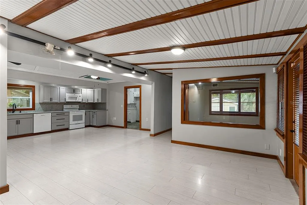 3 bed, 2.5 bath, 1683 sqft, $2,800 — Photo 4