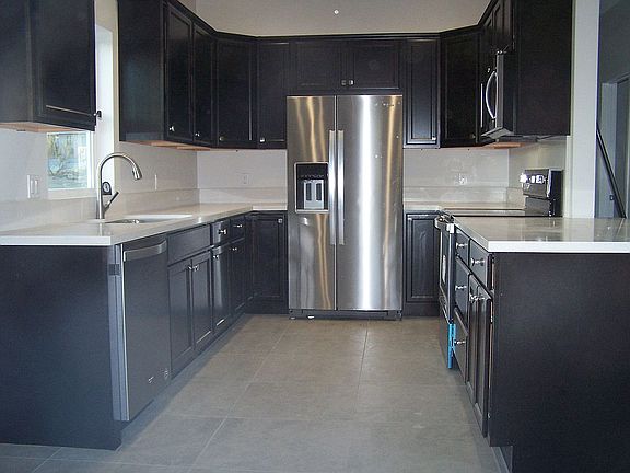 2nd image of 49223 Park Ave