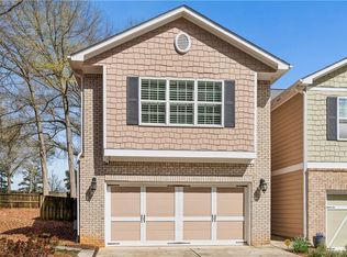 2838 Jordan Oaks Ln, Decatur, GA 30033