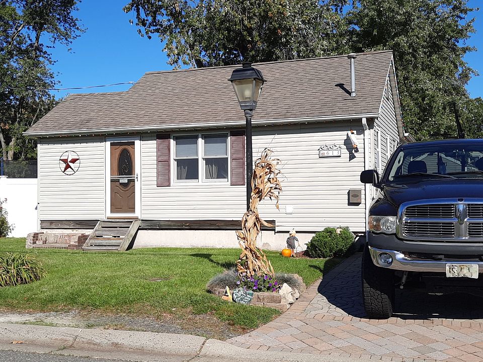 2nd image of 613 Washington Ave