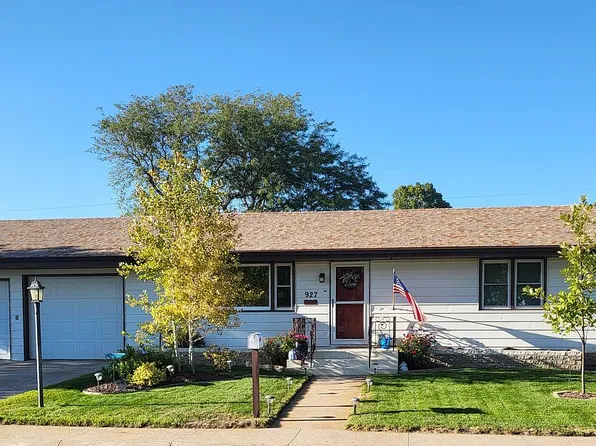 927 E 8th St, Ogallala, NE 69153
