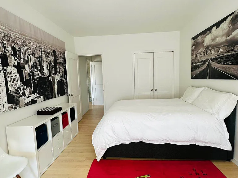 188 E 64th St #1506 — Photo 19