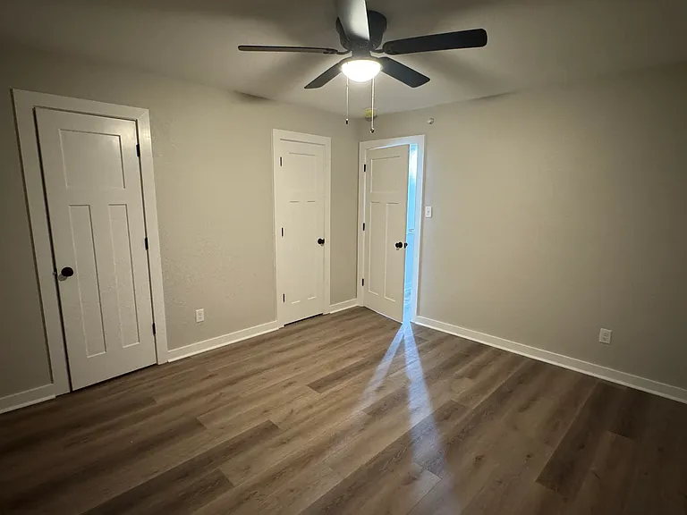1921 Sanford Dr — Photo 18