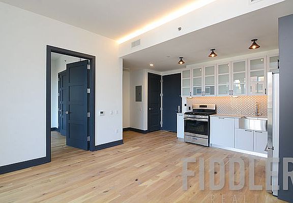 3rd image of 10 Montieth St #668
