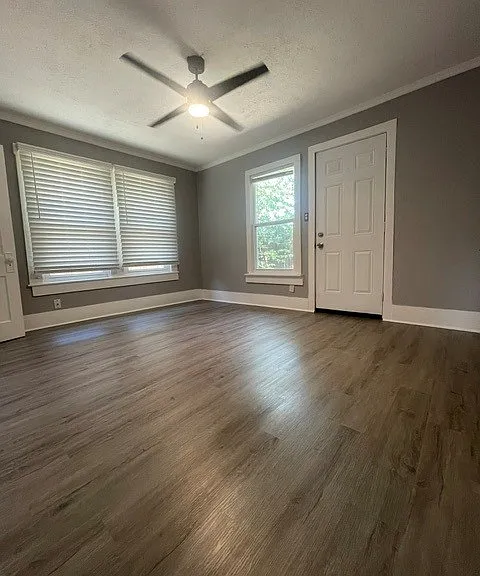 402 Graham Ave #402 — Photo 16