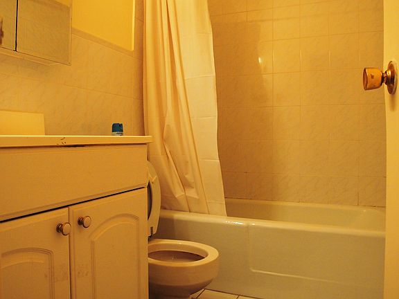 3rd image of 2 Elmwood Park Dr APT 504