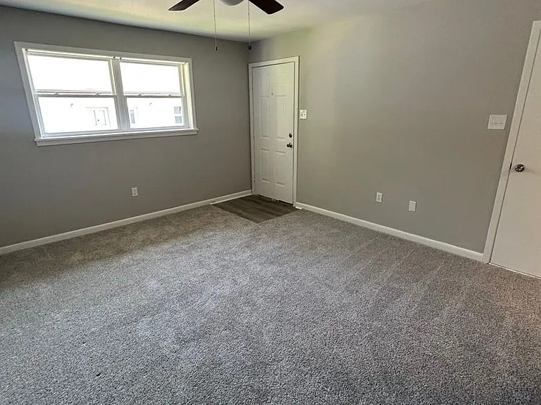 711 Melody Ln #B8 — Photo 4