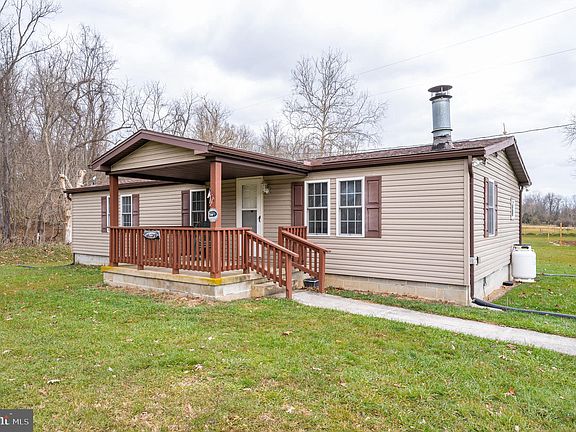 4th image of 392 Persimmon Ln