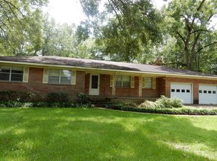 912 McKee St, Mount Olive, MS 39119