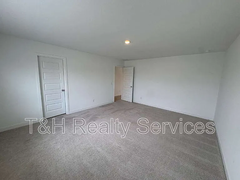 6831 Orchard Run Cir — Photo 10