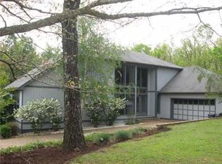 1450 N Canterbury Rd, Fayetteville, AR 72701