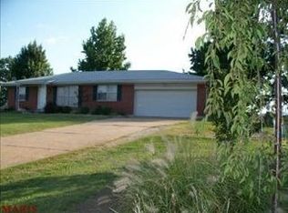 4940 Theiss Rd, Saint Louis, MO 63128