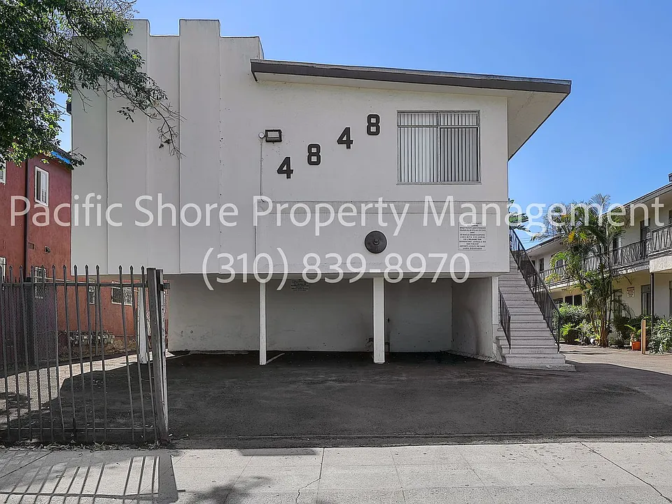 St Elmo Apartments