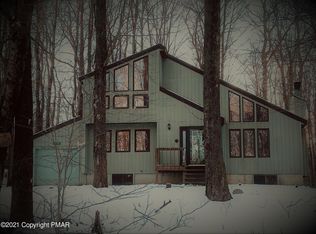 106 Moshannon Dr, Pocono Lake, PA 18347