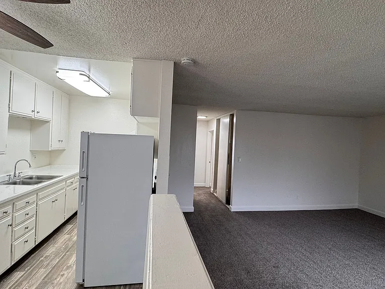 166 S Lincoln S — Photo 22