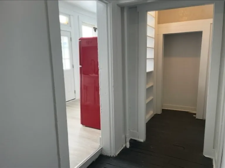 121 N Russell St #2A — Photo 3