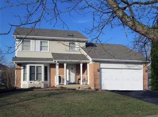 4 Boulder Ridge Ct, Bolingbrook, IL 60490