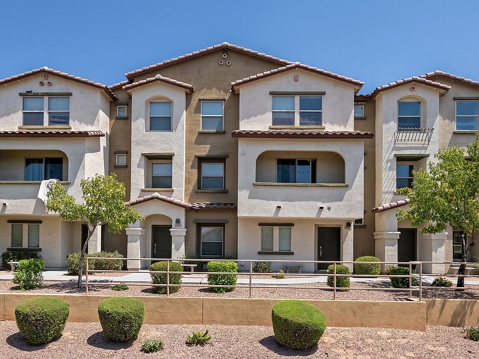 Front Exterior View of the Apartments