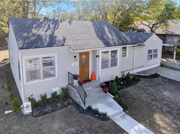 311 E Sycamore St, Independence, KS 67301