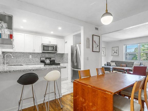 2nd image of 5565 SW 80th St #D