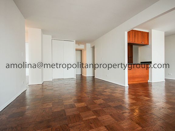 4th image of 200 E 72nd St #12AN