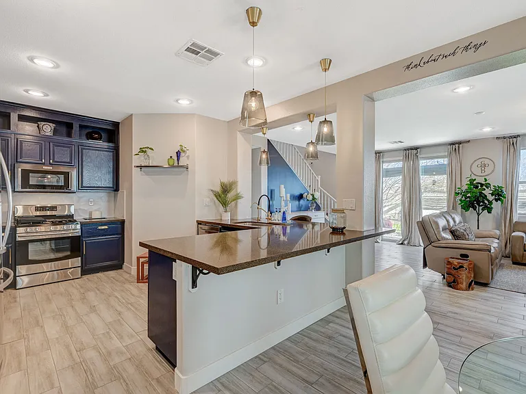 Kitchen/Dining