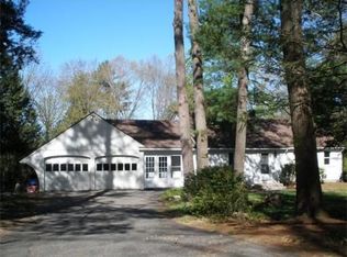 145 Heatherstone Rd, Amherst, MA 01002