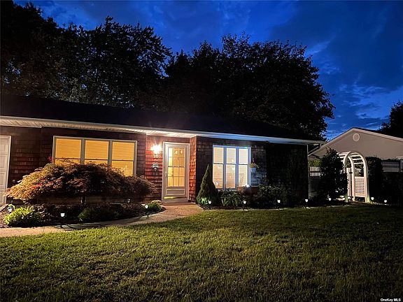 3rd image of 16 Curlin Ln
