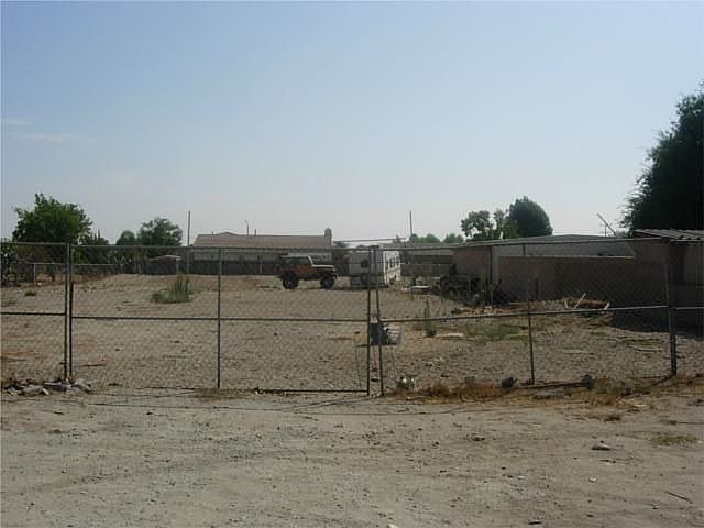 2nd image of 439 W Merrill Ave