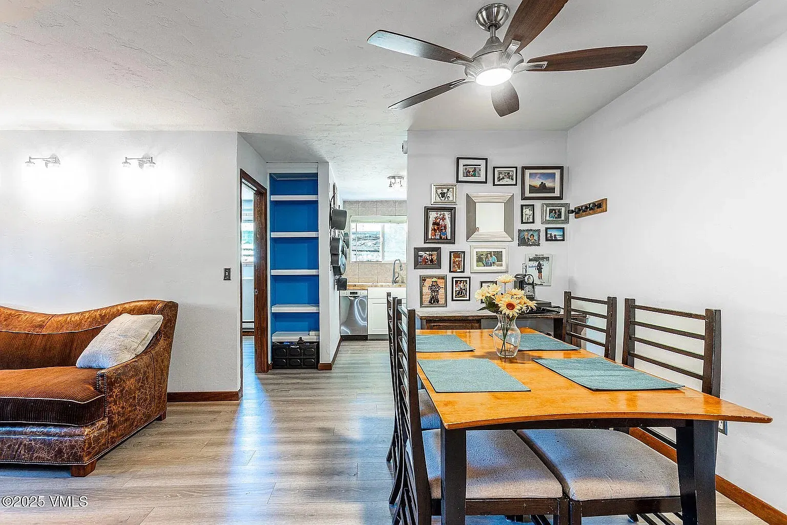 2 bed, 701 sqft, $1,200 — Photo 2