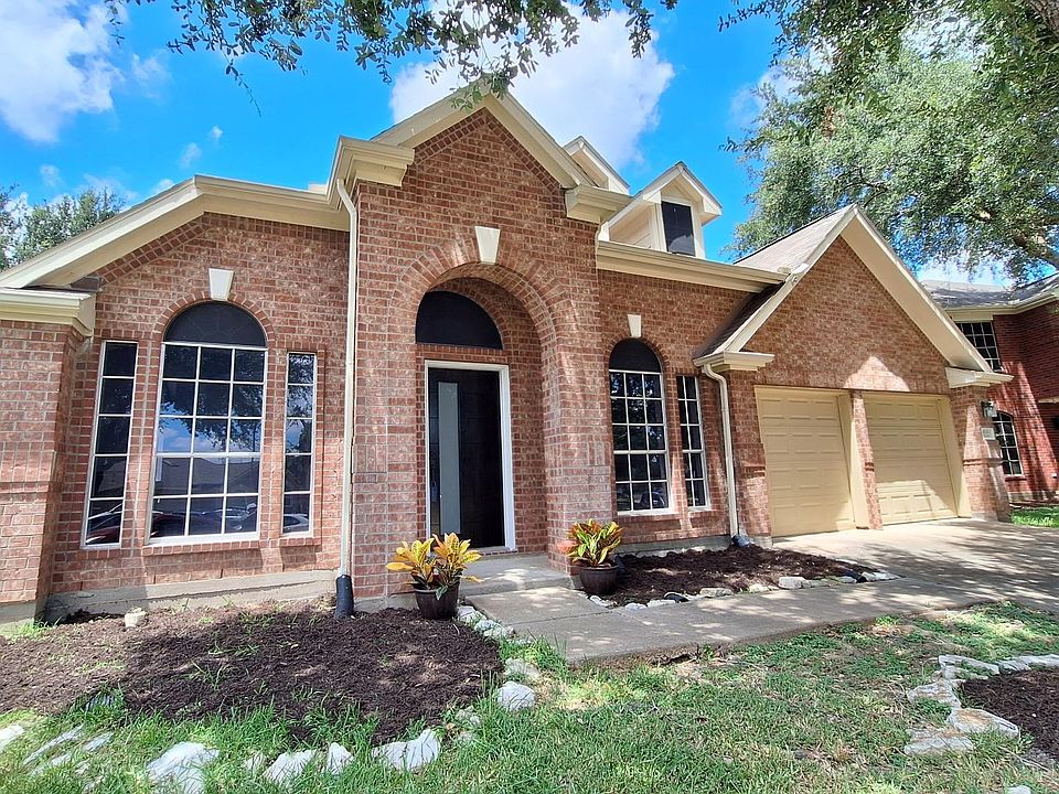 1st image of 17122 Canterbury Green Ct