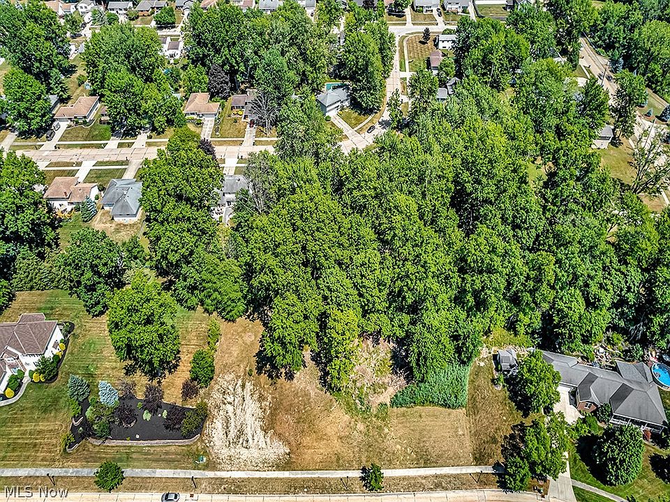 1st image of Creekview Dr