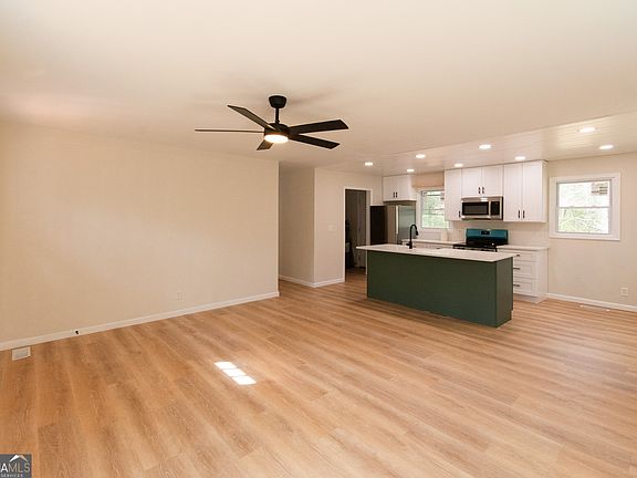 5th image of 158 S Glenn Rd