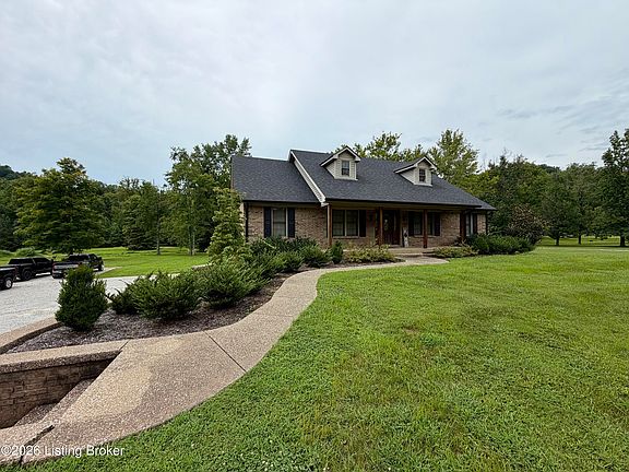 3rd image of 581 Monks Rd