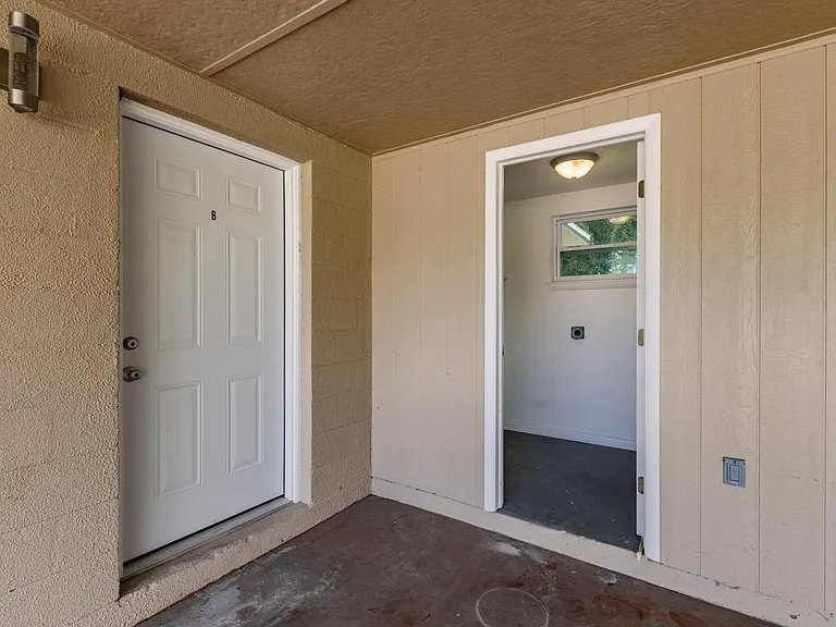 1611 Florence Ave #B — Photo 45