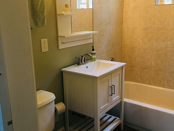 2nd image of 14 Dyer St APT 1