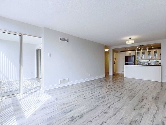 4th image of 1155 Bough Beeches Blvd #608
