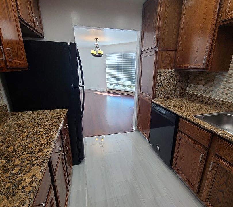 1st image of 4 Monterey Blvd APT 3