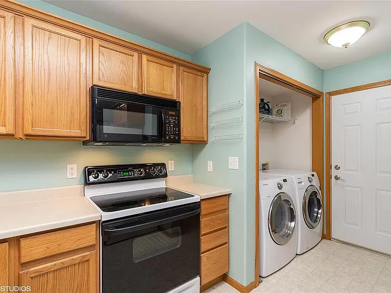 660 Magnolia Ln #1 — Photo 4