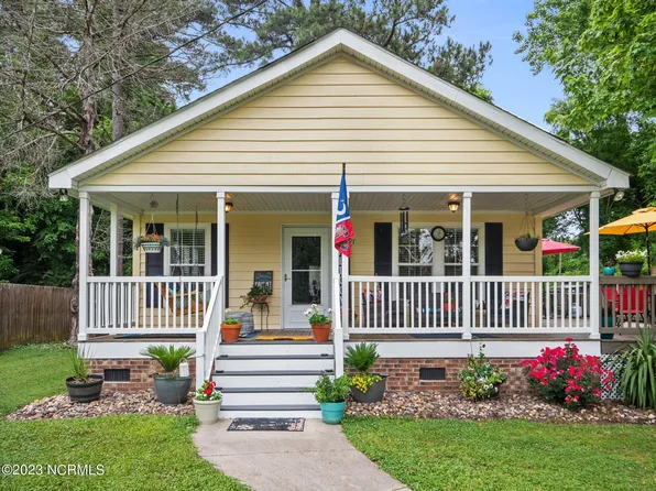 907 Foy Avenue, Maysville, NC 28555