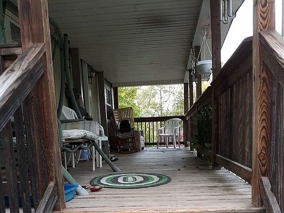 3rd image of 915 Branch St