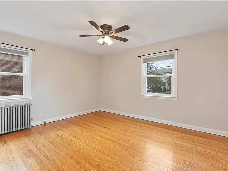 609 Willow Ave #1 — Photo 4