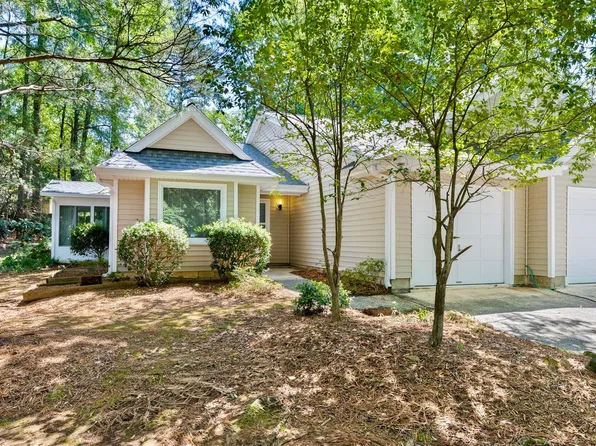 101 Standish Dr, Chapel Hill, NC 27517