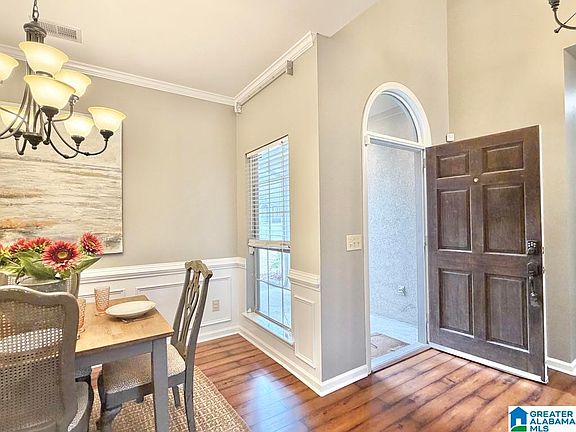 5th image of 137 Saint Charles Dr